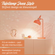 Oranje Juna Style tafellamp met verstelbare lampenkop voor gericht licht in moderne interieurs