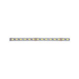 Flexible LED-Lichtleiste mit warmweißen LEDs auf silberner Platine für dekorative Beleuchtung