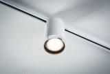 Weißer LED-Deckenstrahler aus Metall an Schienensystem für moderne Innenbeleuchtung