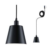 Schwarze Pendelleuchte aus Metall mit konischem Lampenschirm und langem Kabel für moderne Innenräume