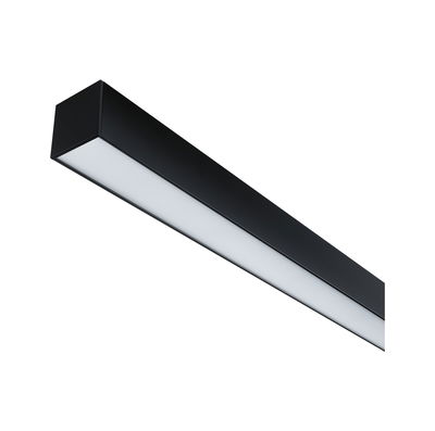 Schwarze LED-Deckenleuchte mit rechteckigem Aluminiumgehäuse und weißem Diffusor für moderne Beleuchtung