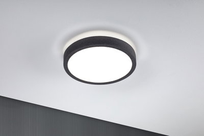 Runde Deckenleuchte mit schwarzem Stoffrand und hellem Diffusor für modernes Raumlicht