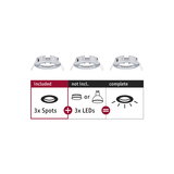 Tre hvide indbygningsspots i metal uden LED, kombination til LED-spotbelysning.