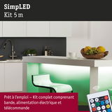 Kit bande LED 5 m avec télécommande dans cuisine moderne pour éclairage d'ambiance