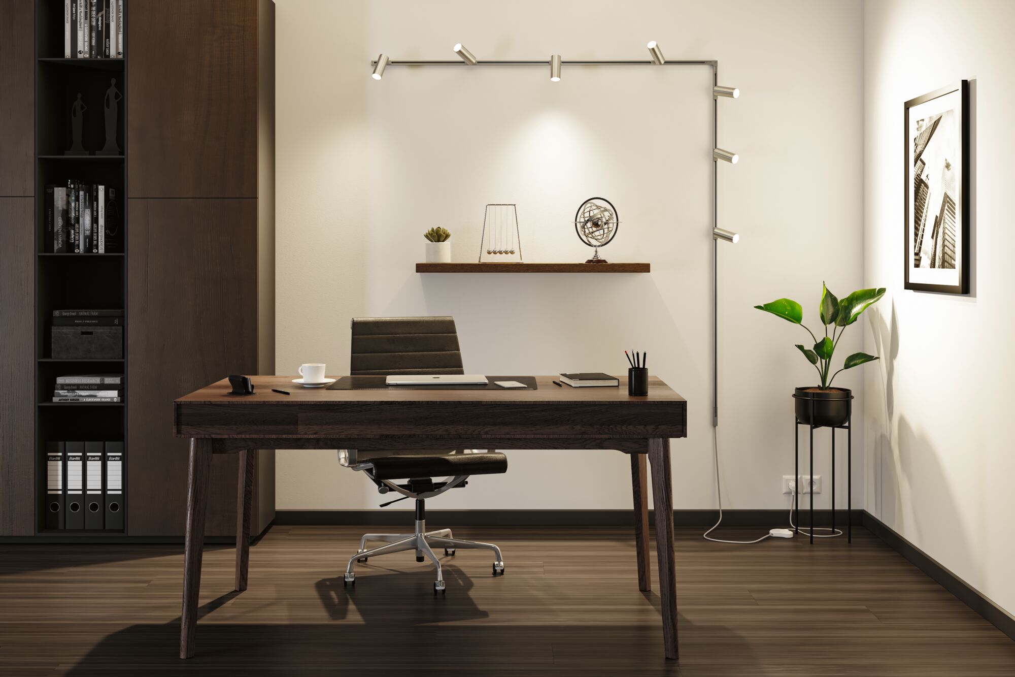 Modernes Büro mit dunklem Holztisch, schwarzem Lederstuhl und minimalistischer Wandbeleuchtung