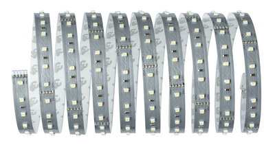Fleksibel LED-strip med hvide LED'er på sølv kredsløbsplade til alsidig belysning