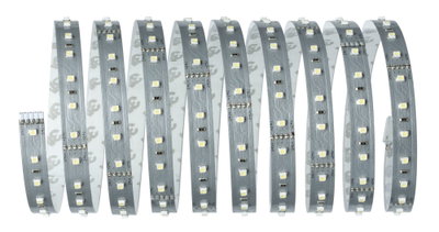 Flexibler LED-Streifen mit weißen LEDs auf silberner Leiterplatte für vielseitige Beleuchtungslösungen
