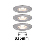Trois spots encastrés ronds en aluminium brossé argenté de 35 mm de diamètre pour éclairage LED.