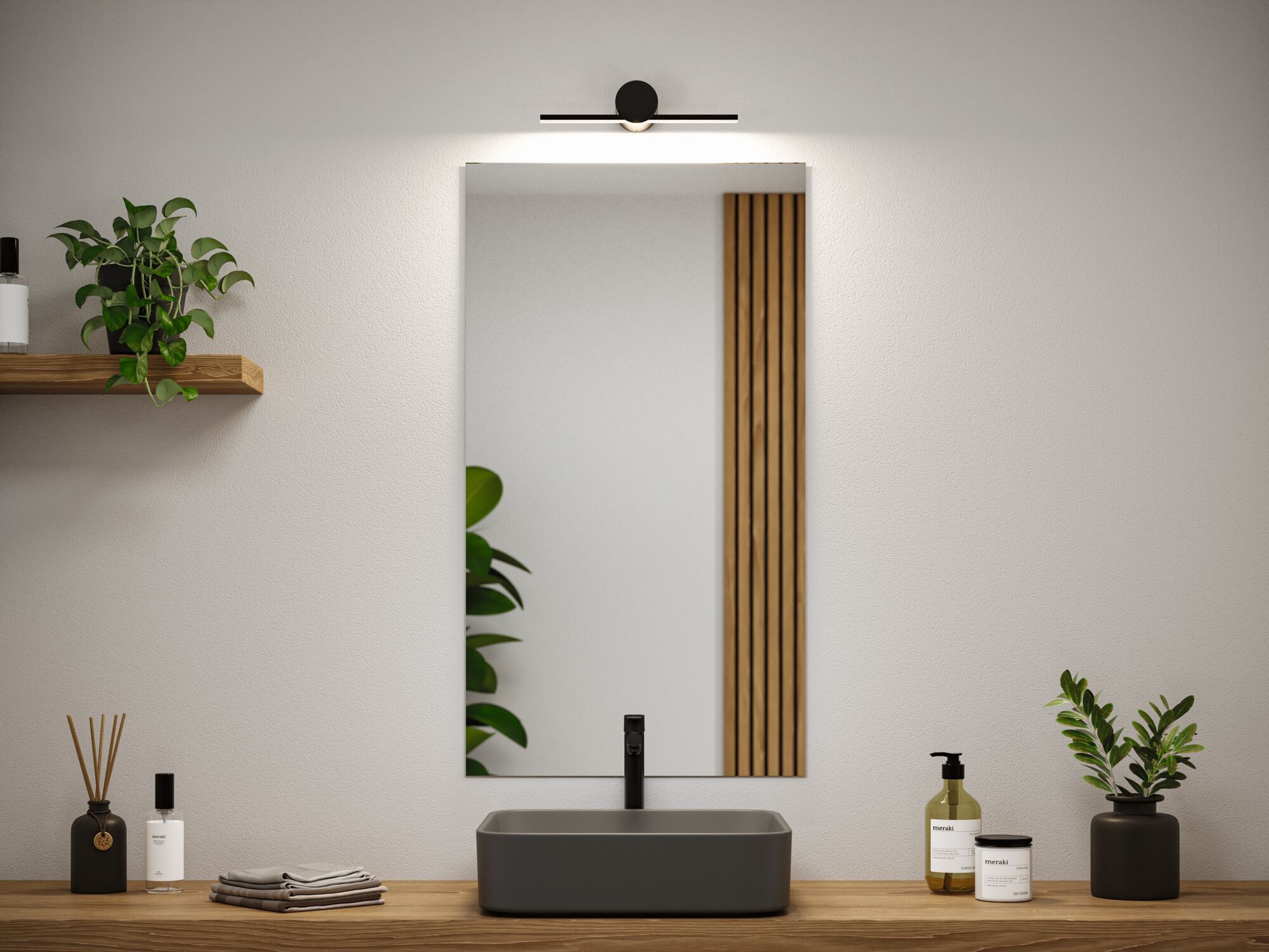 Modernes Badezimmer mit schwarzem Waschbecken, Holzarbeitsplatte und minimalistischem Spiegellicht