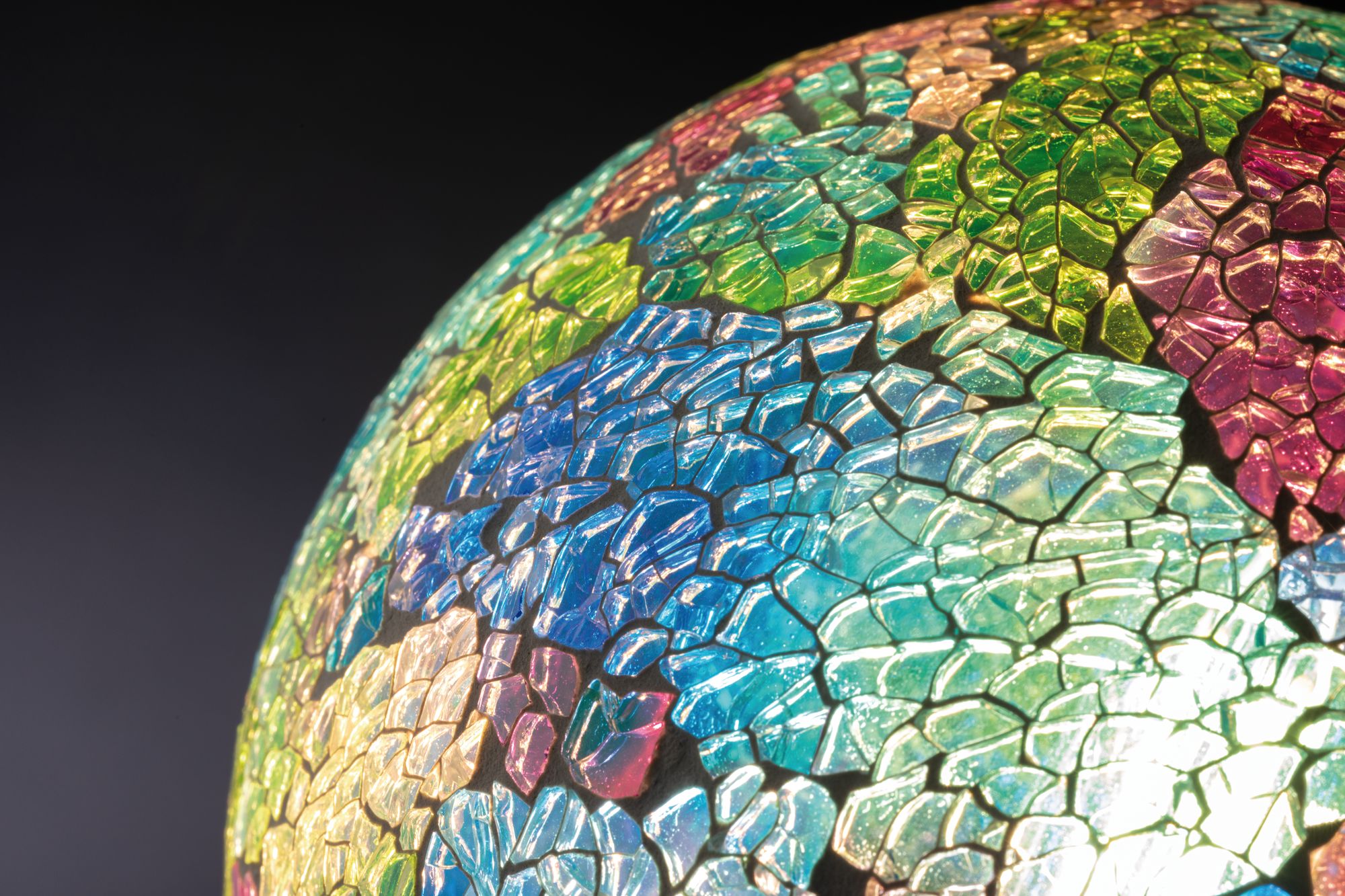 Miracle Mosaic Edition 230 V Standard LED Globe G125 E27 470lm 5W 2700K dimmable Multicolour