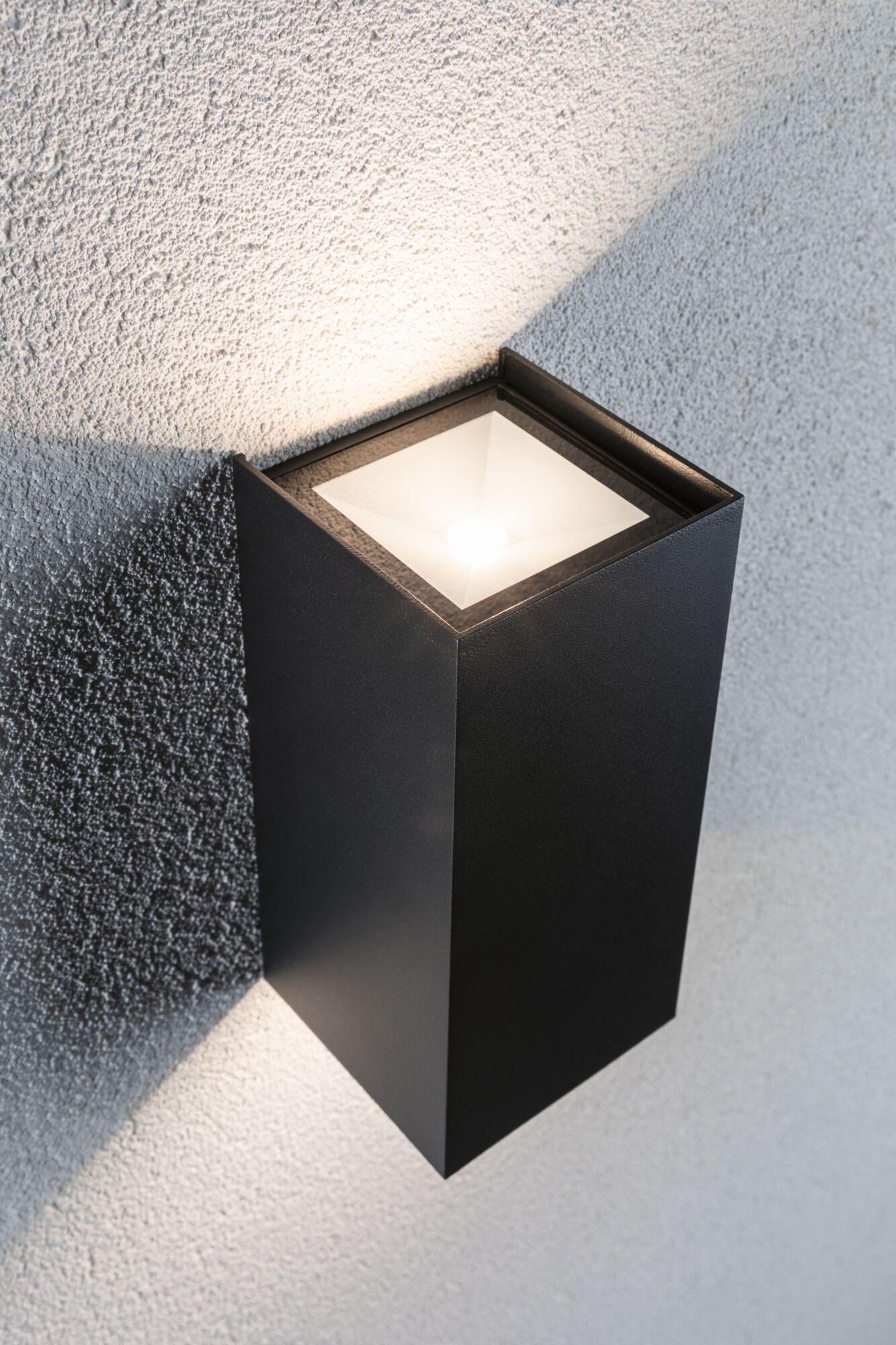 Schwarze Aluminium-Wandleuchte mit quadratischem Design und warmweißem LED-Licht für moderne Innenbeleuchtung