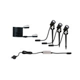 Set mit drei schwarzen LED-Gartenspots auf Erdspießen und Anschlusskabel für Außenbeleuchtung