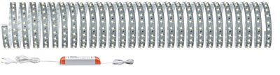 Bande LED flexible avec lumières blanc chaud et alimentation, idéale pour éclairage décoratif.