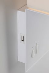 Interrupteur mural blanc en plastique avec port USB pour commande d'éclairage intérieur moderne