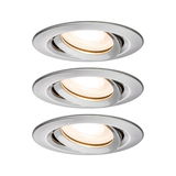 Drie ronde inbouwspots van geborsteld aluminium met warm wit LED-licht voor woonruimtes