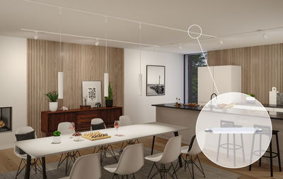 Moderner Essbereich mit weißem Tisch und Stühlen, Holzpaneelwand und Paulmann LED-Schienenstrahler in Weiß.