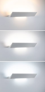 Applique murale moderne en aluminium blanc avec intensité lumineuse réglable pour intérieur.