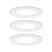 Drie witte LED-inbouwspots van kunststof met warm wit licht voor moderne kamerverlichting