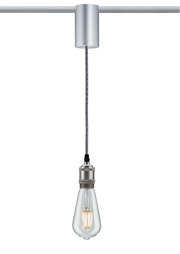 Lampa wisząca z metalową oprawką w kolorze srebrnym i przezroczystą żarówką LED na szarym przewodzie tekstylnym