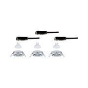 Drei weiße GU10 LED-Lampen mit silbernen Einbaurahmen und schwarzen Steckverbindern für LED-Einbaustrahler