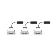 Trois spots encastrés carrés en aluminium argenté avec pilotes LED pour éclairage intérieur moderne