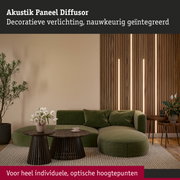 Houten akoestisch paneel diffusor met geïntegreerde decoratieve verlichting in moderne woonkamer