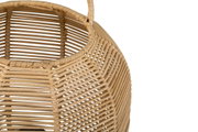 Panier naturel en rotin clair avec poignée tressée, idéal pour le rangement et la décoration