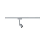 Moderner silberner LED-Strahler aus Metall an Schienensystem für flexible Raumbeleuchtung