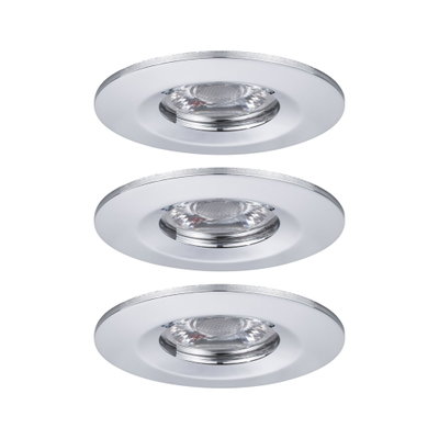Drie witte metalen inbouwspots met helder glas voor moderne LED-plafondverlichting