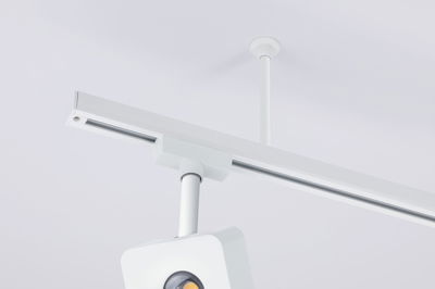 Moderne witte metalen LED-railspot voor flexibele plafondverlichting in woonruimtes