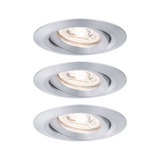 Trois spots encastrés ronds en aluminium brossé argenté avec lumière blanc chaud pour intérieur