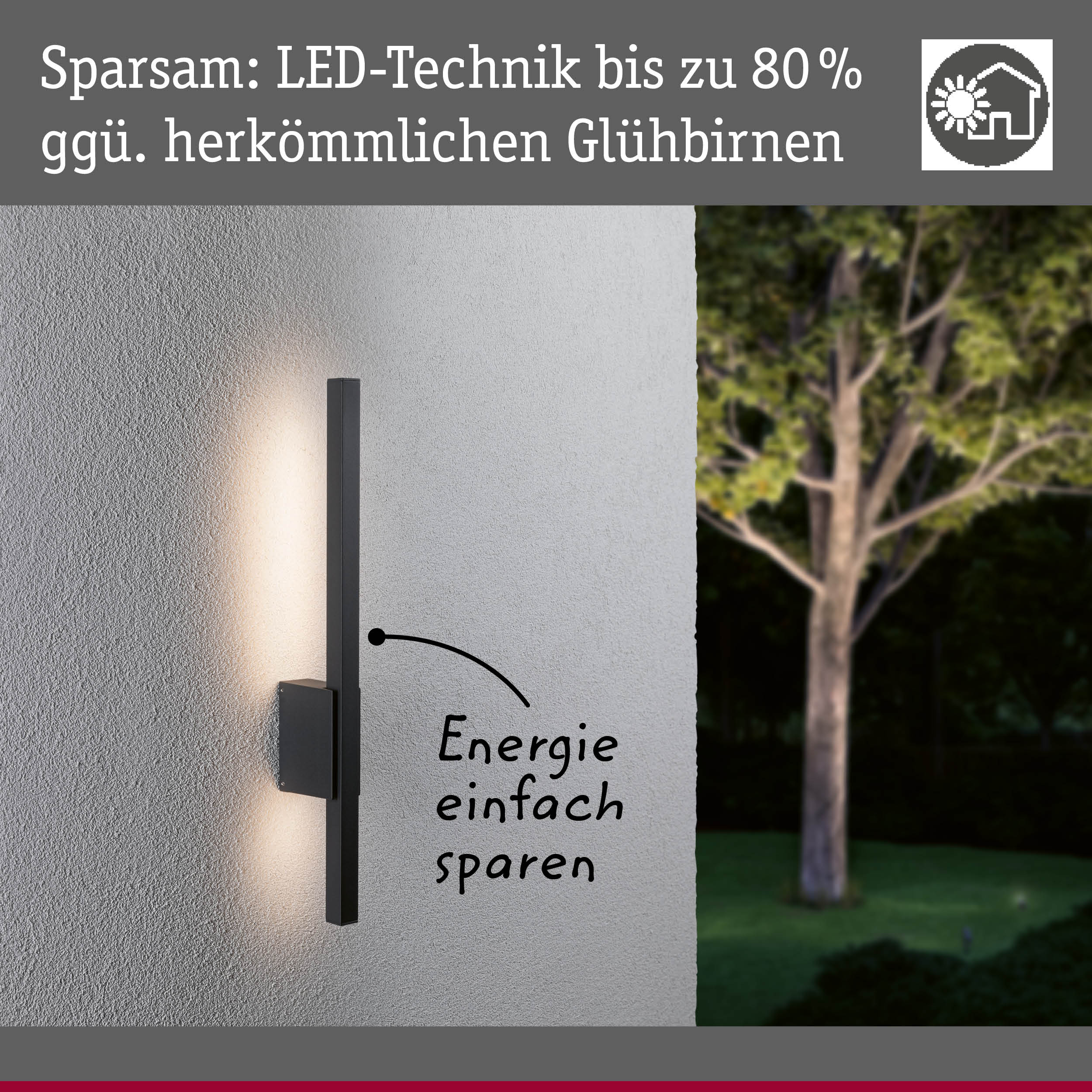 Moderne schwarze LED-Außenwandleuchte an weißer Wand mit energiesparender Beleuchtung