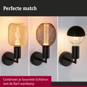 Drie zwarte wandlampen met verschillende metalen en glazen kappen, moderne verlichtingsopties