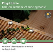 Petits spots LED encastrés ronds avec lumière blanc chaud sur terrasse en bois pour éclairage jardin