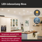 LED-inbouwlamp Nova met warmwit licht en IP44 spatwaterbescherming in een moderne keuken