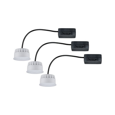 Drie witte LED-inbouwspots met zwarte kabel en schakelaar voor moderne binnenverlichting