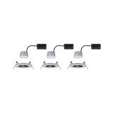 Trois spots encastrés LED blancs avec câble noir et supports métalliques pour montage au plafond