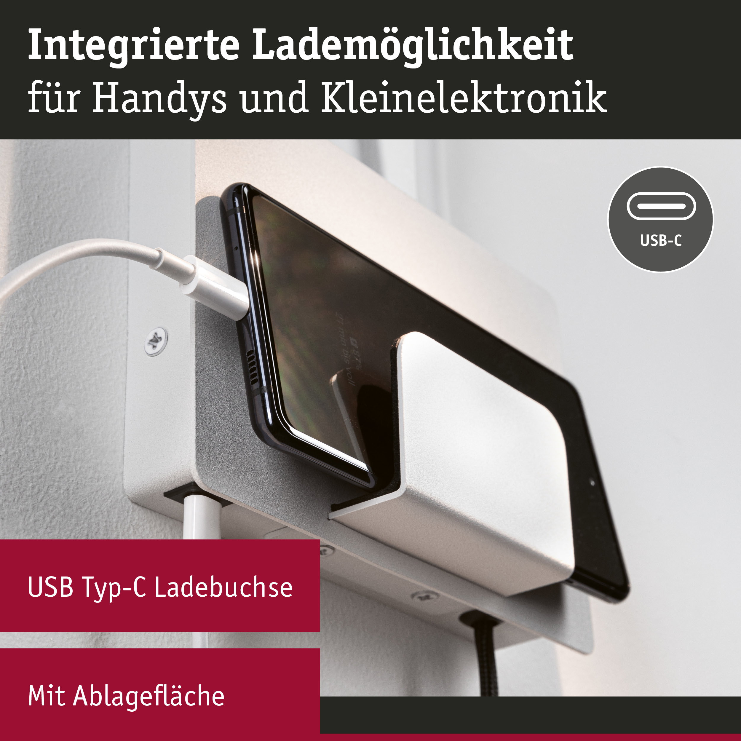 Weiße Wandhalterung mit USB Typ-C Ladebuchse und Ablagefläche zum Laden von Handys und Kleingeräten
