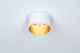 Ronde inbouwspot van wit metaal met warm wit licht voor moderne binnenverlichting