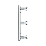Moderne wandlamp van chroom metaal met drie heldere lampen voor stijlvolle verlichting