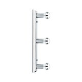 Moderne Wandlampe aus verchromtem Metall mit drei klaren Glühbirnen für stilvolle Beleuchtung