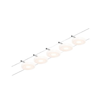 Moderne LED-kabelverlichting met vijf ronde witte lampen en chromen houders voor woonruimtes.