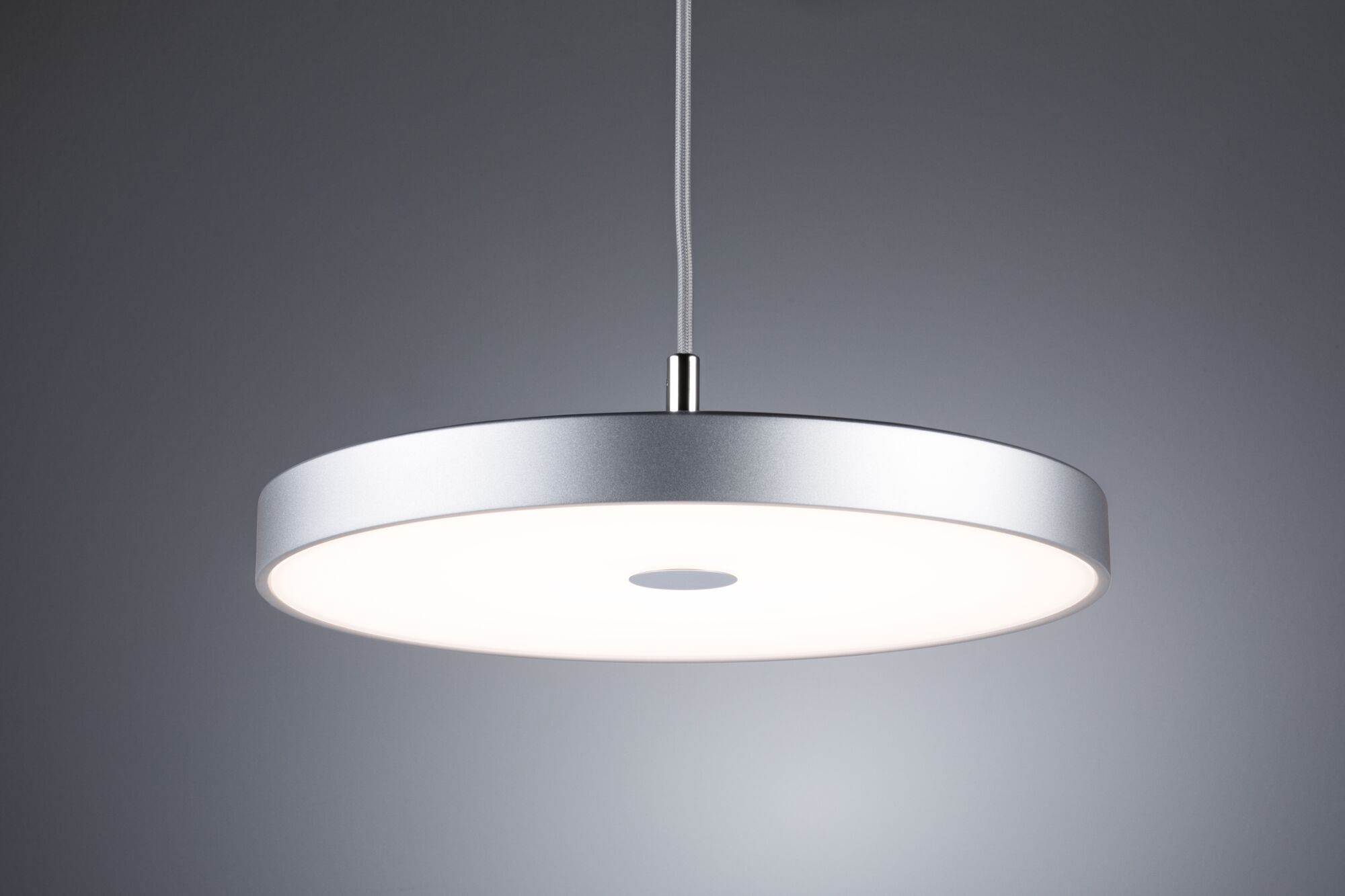 Runde LED-Pendelleuchte aus silbernem Aluminium mit weißem Diffusor für moderne Innenbeleuchtung