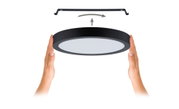 Schwarze runde LED-Deckenleuchte aus Metall mit weißem Diffusor und Montageanleitung