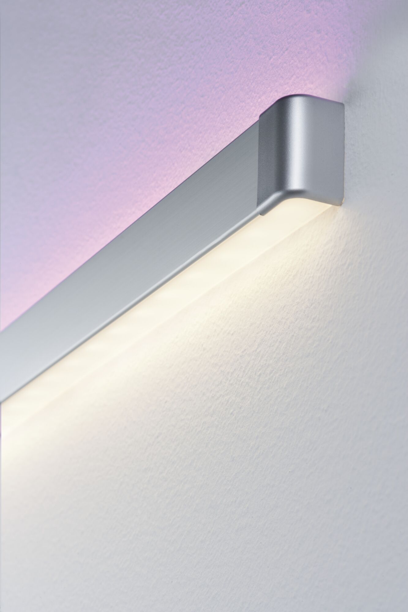 Moderner LED-Wandleuchter aus silbernem Aluminium mit warmweißem und violettem Licht für Wohnräume