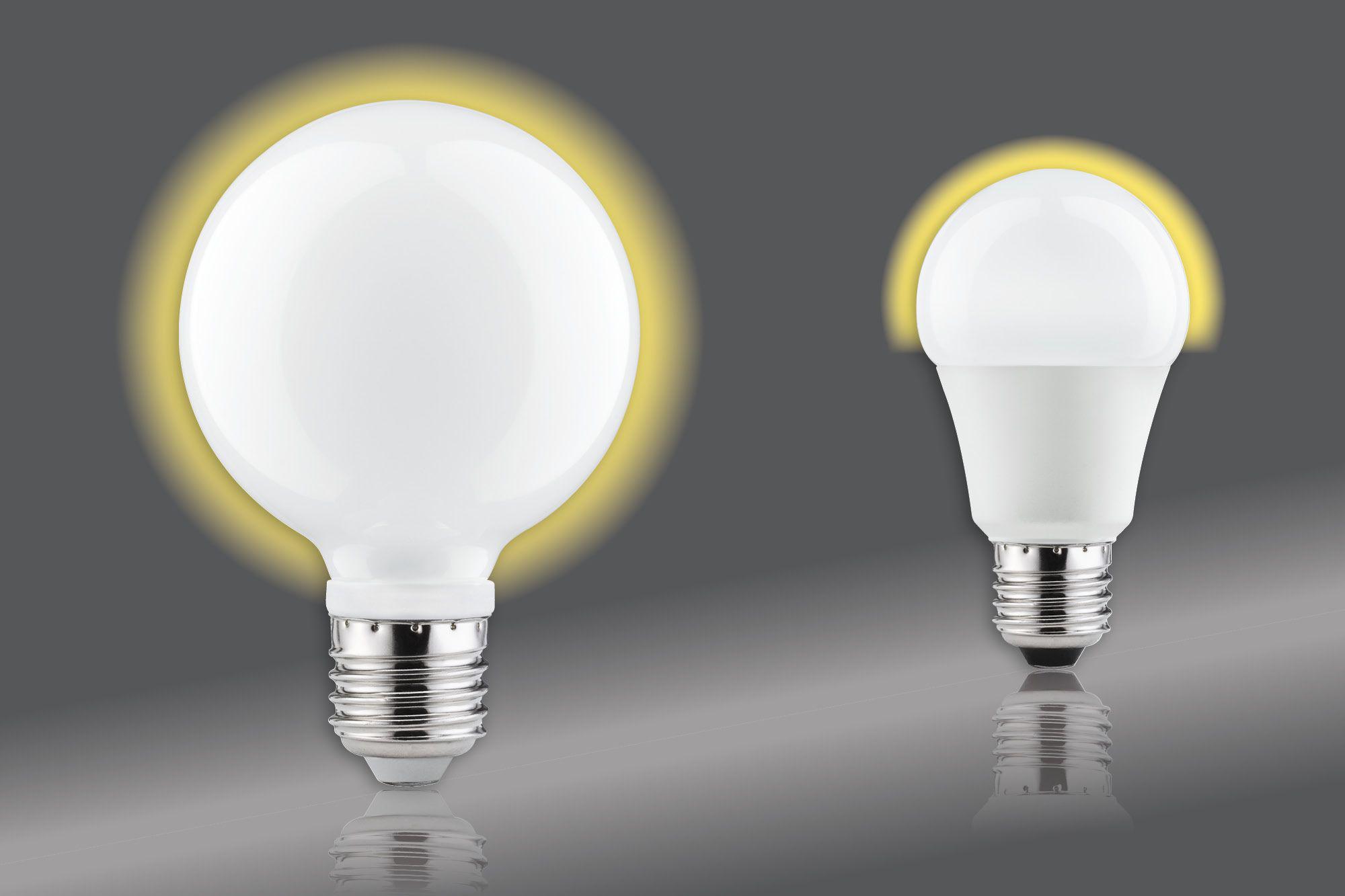 Deux ampoules LED blanches avec culot E27 et halo jaune sur fond gris, ampoules économiques.