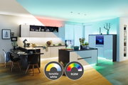 Cuisine moderne avec éclairage LED blanc réglable et RGBW pour un contrôle flexible de l'ambiance lumineuse