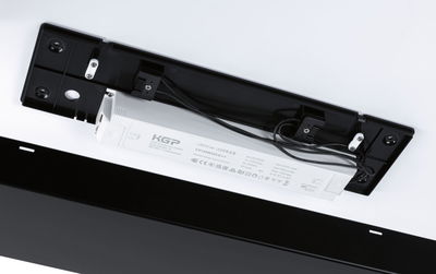 Weißer LED-Treiber KGP CV120W24CG mit schwarzer Halterung für LED-Beleuchtungssysteme