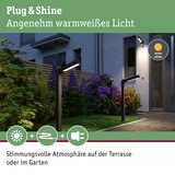 Moderne schwarze Außenleuchten mit warmweißem Licht beleuchten Terrasse und Garten mit stimmungsvoller Atmosphäre