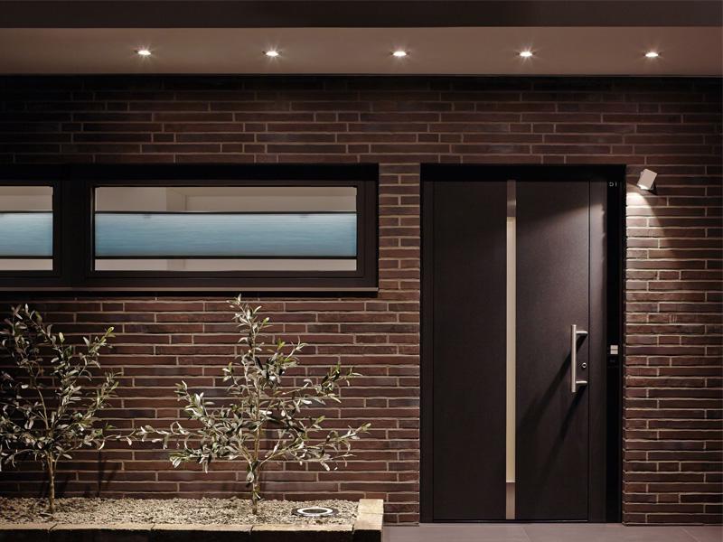 Einbauleuchten mit IP-Schutz eignen sich gut als Dachvorsprungsleuchten. Paulmann Einbauleuchten für den Außenbereich, leuchten Eingang aus.